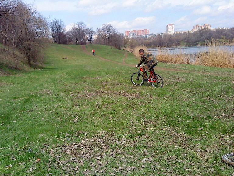 Олег на пираньке.JPG