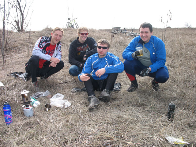 gljadja na nih nikto ne poverit chto segodja 8 marta.jpg