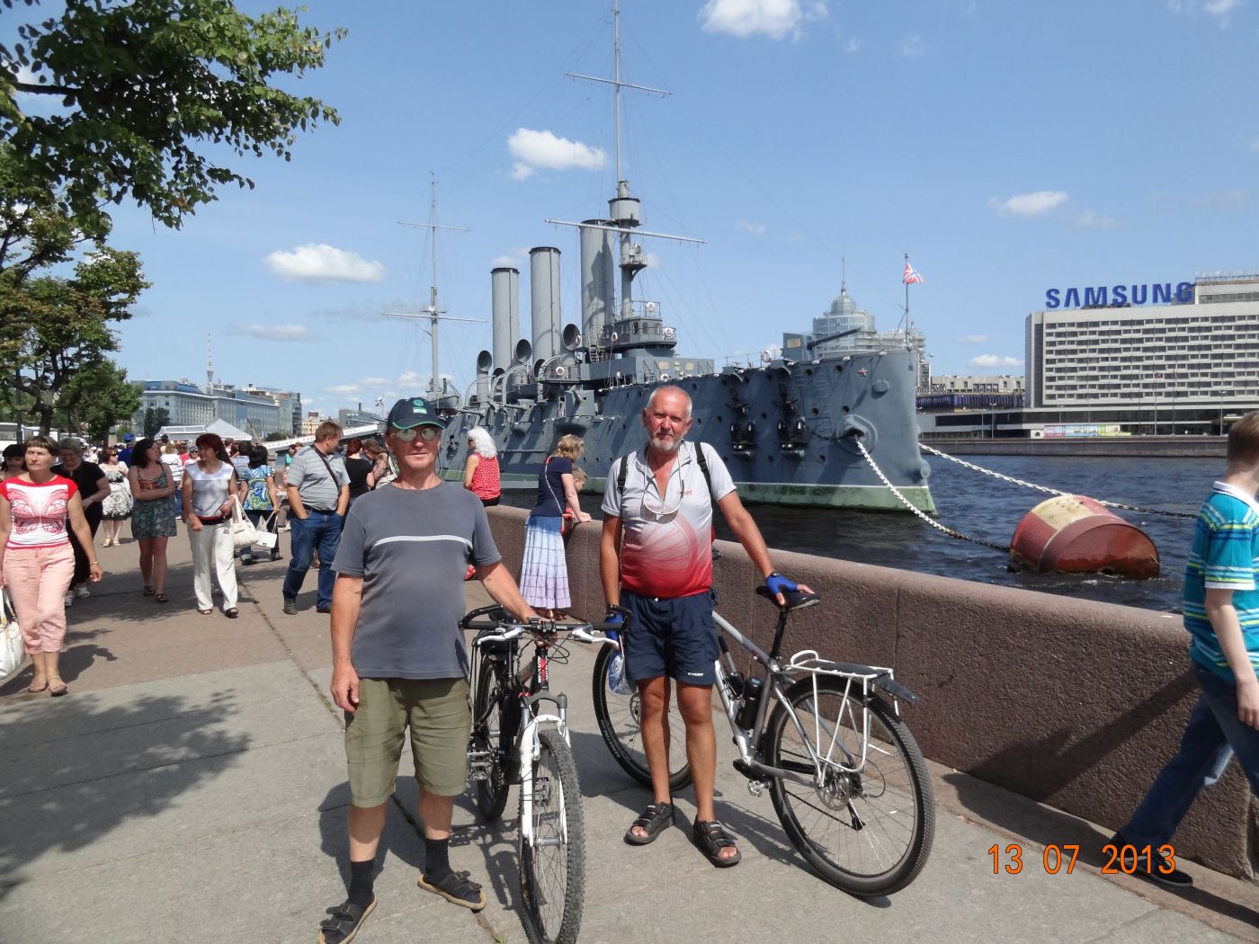 8.У легендарного крейсера.jpg