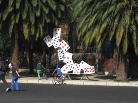 Такие там есть лавки прикольные.JPG